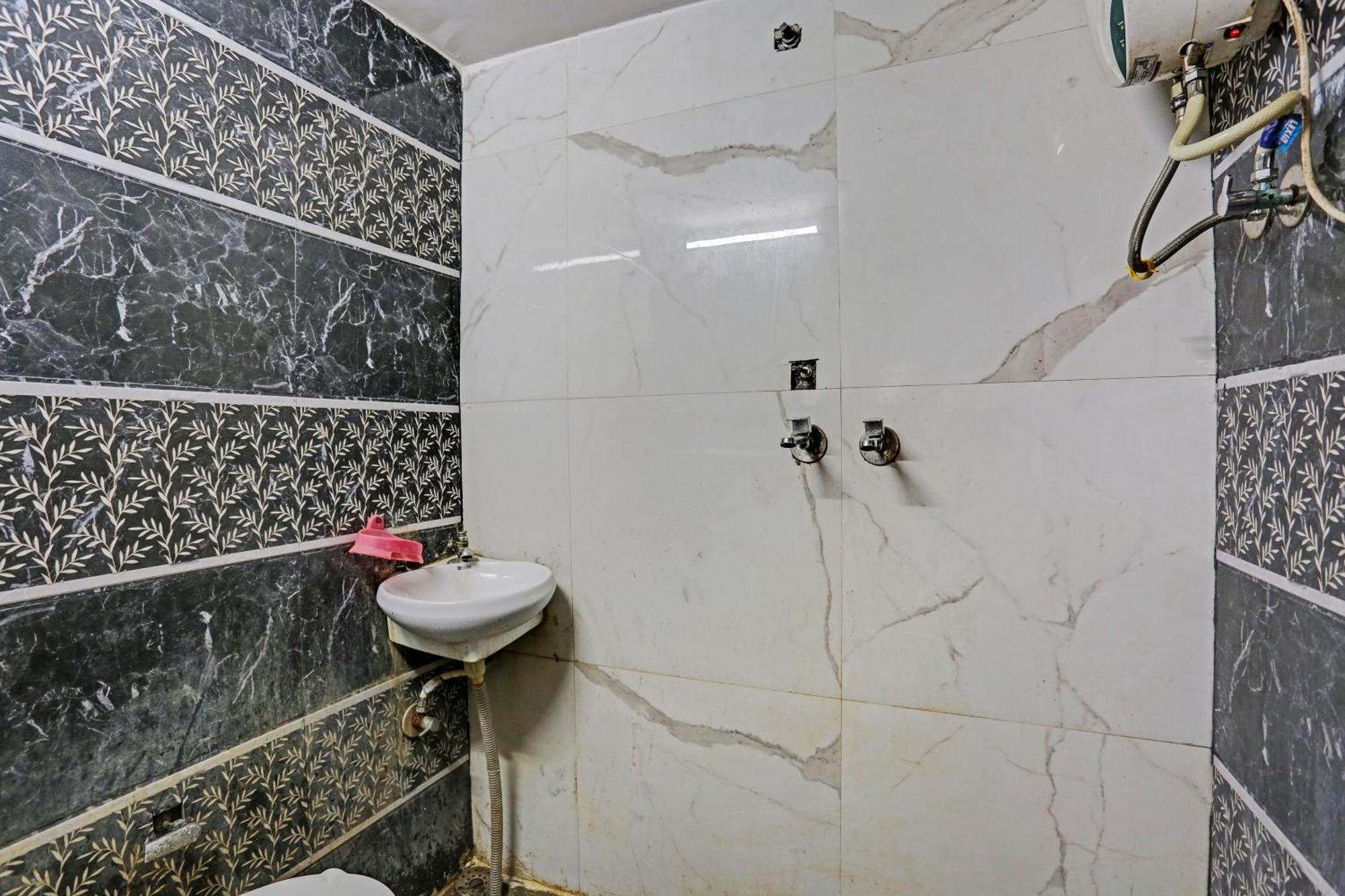 Hotel O Saffron Night Stay Amritsar Exterior photo